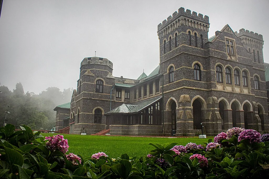 Governor's_house,_Nainital_(another_angle)