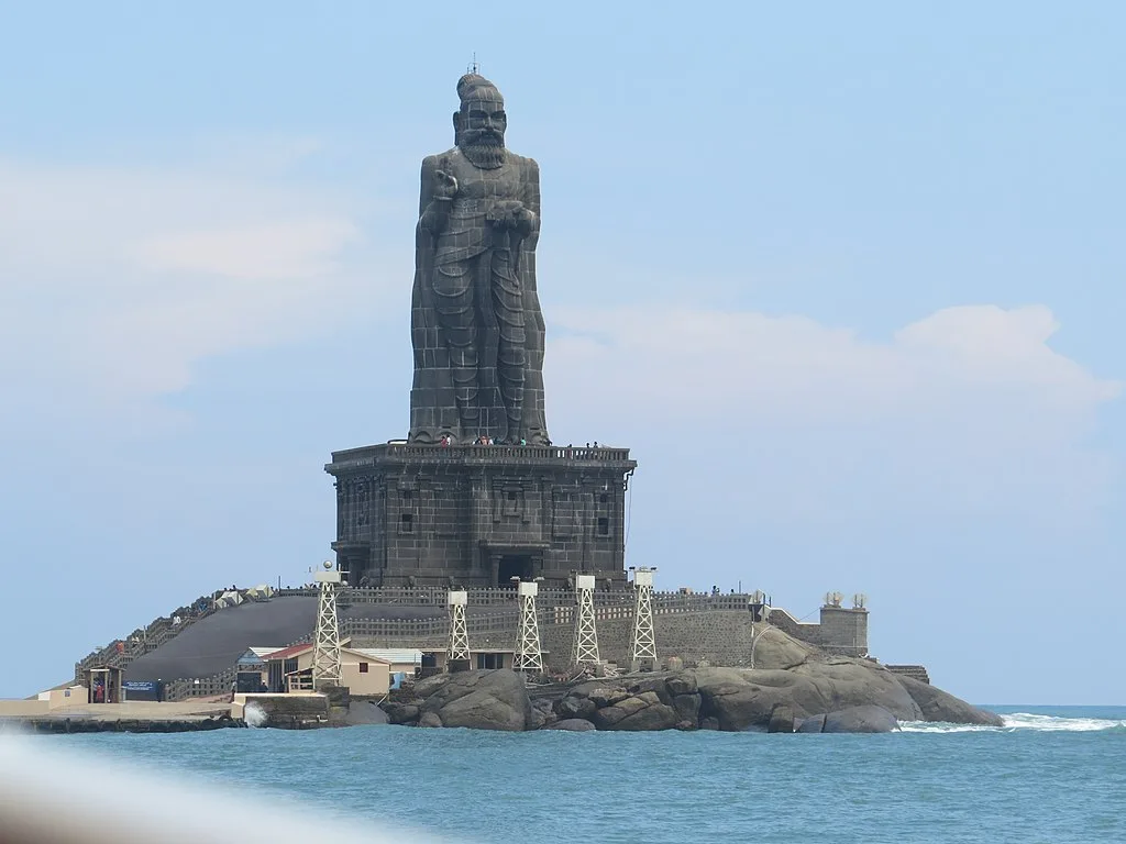 The gaint Thiruvalluvar Statue, Kanyakumari